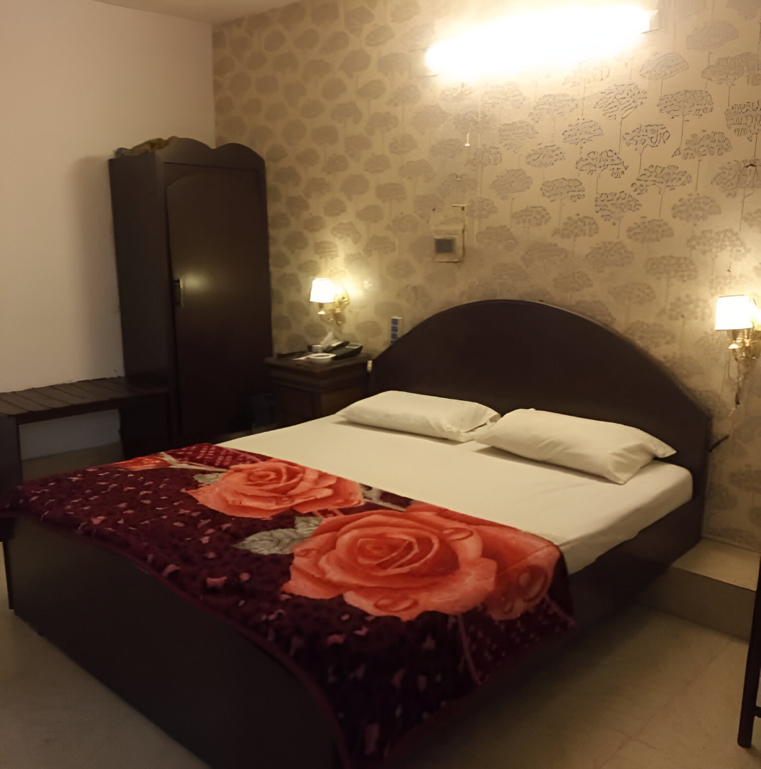 Executive Rooms:​